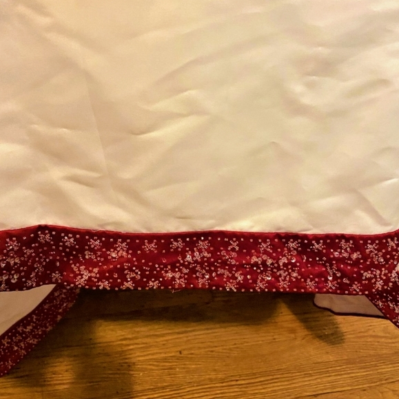 David's Bridal:RED AND WHITE WEDDING DRESS w/ONE BRIDESMAID AND TWO FLOWER GIRL - Picture 8 of 16